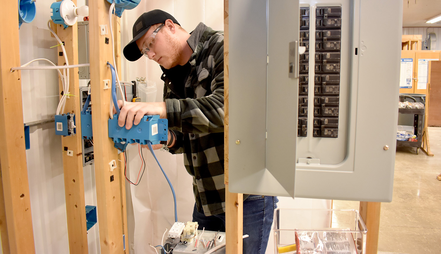 Image for Wisconsin apprentices gain new pathway to associate degrees article