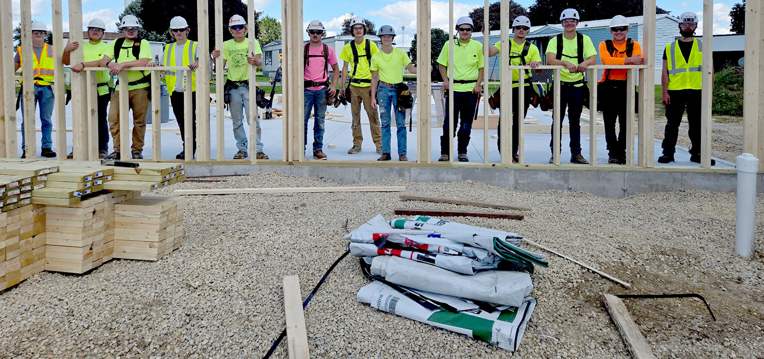 Image for Student-built Duplex Extends Campus Housing article
